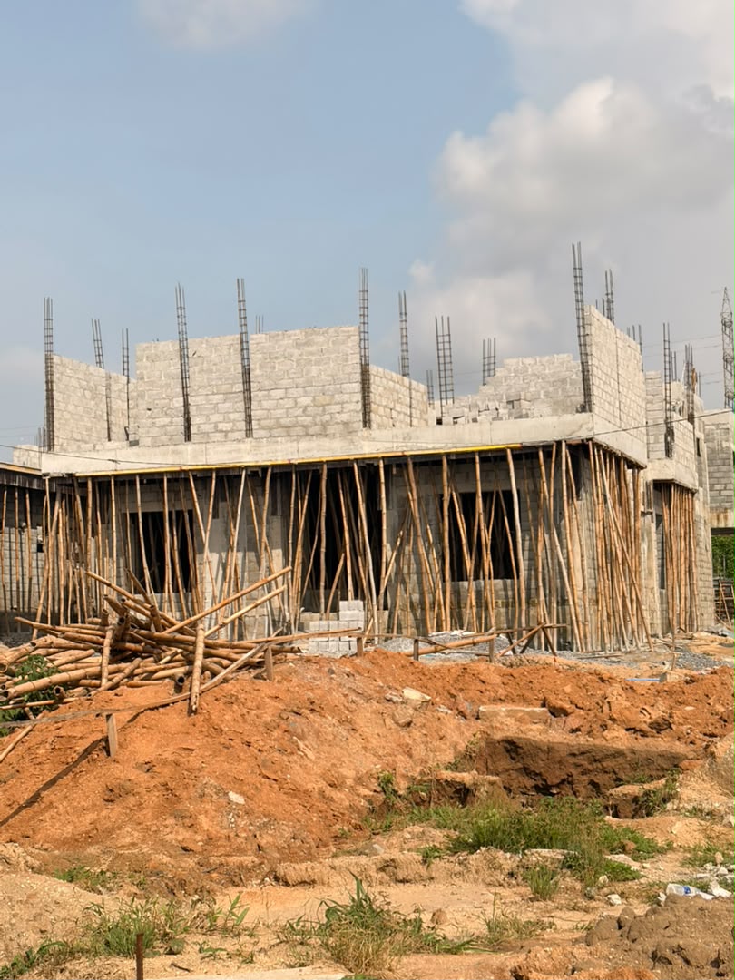 517 SQM Land In Guzape Main